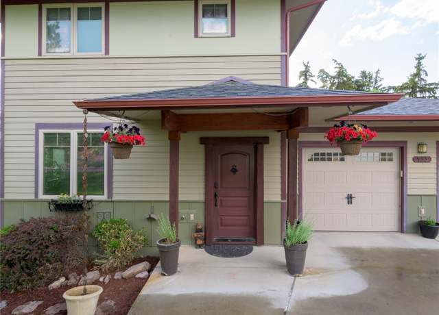 Property at 425 Whitaker Dr, Missoula, MT 59803, 4 beds, 4 baths