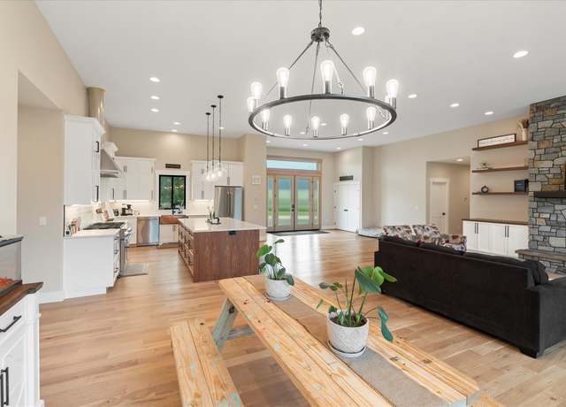 Property at 834 Blackmer Ln, Columbia Falls, MT 59912, 4 beds, 4.5 baths