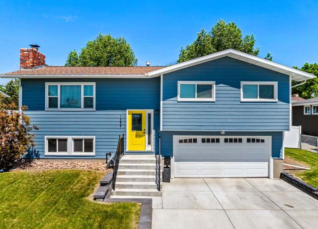 Property at 1237 Park Garden Rd, Great Falls, MT 59404, 4 beds, 2 baths