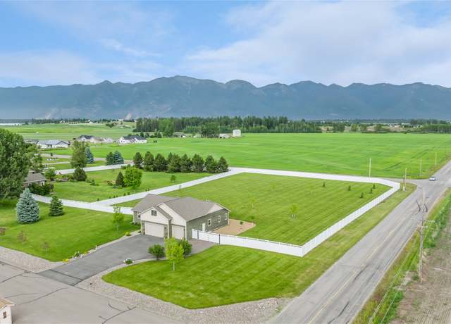 Property at 211 Mcwenneger Dr, Kalispell, MT 59901, 4 beds, 2 baths