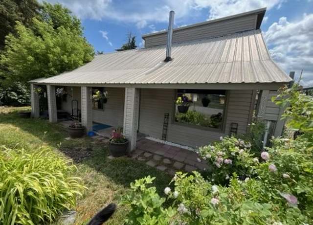 Property at 202 Main St, Saint Regis, MT 59866, 3 beds, 2 baths