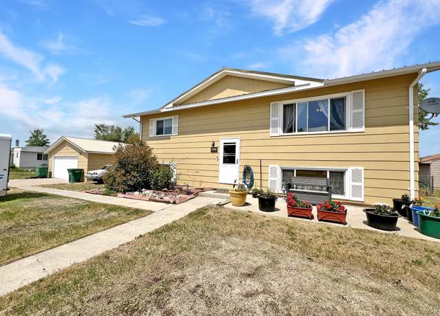 Property at 643 Madison Way, Great Falls, MT 59404, 3 beds, 2 baths