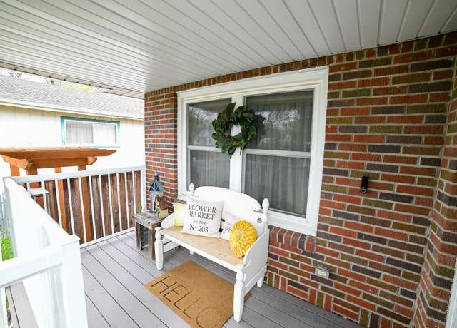 Property at 2615 1st Ave S, Great Falls, MT 59401, 4 beds, 2 baths