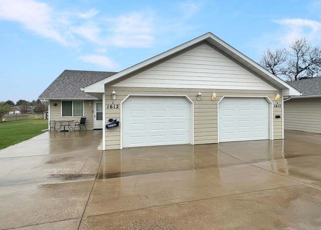 Property at 1612 Oasis Ct, Great Falls, MT 59405, 2 beds, 1 bath