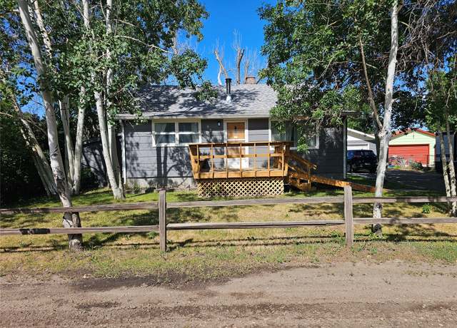 Property at 924 10th St SW, Great Falls, MT 59404, 2 beds, 1 bath