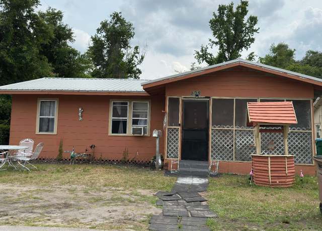Property at 898 SE Saint Johns St, Lake City, FL 32025, 3 beds, 1 bath
