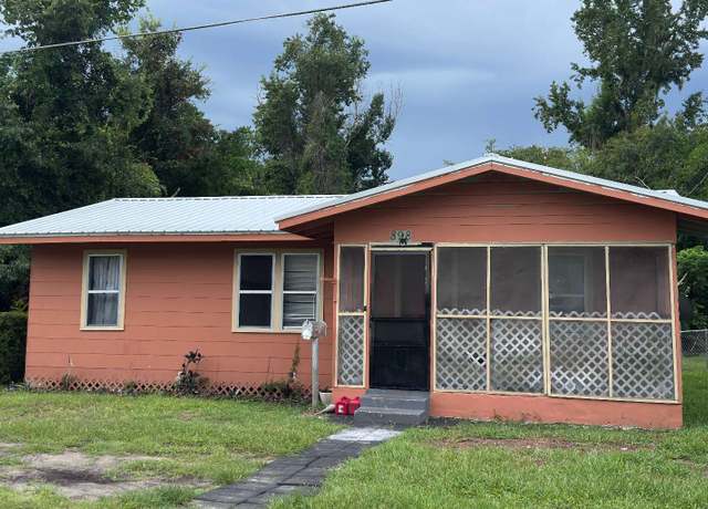 Property at 898 SE Saint Johns St, Lake City, FL 32025, 3 beds, 1 bath