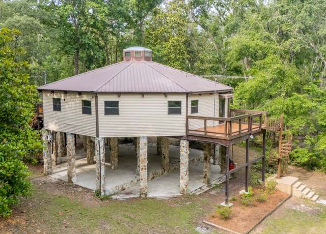 Property at 6725 SW 68th Dr, Jasper, FL 32052, 3 beds, 2 baths
