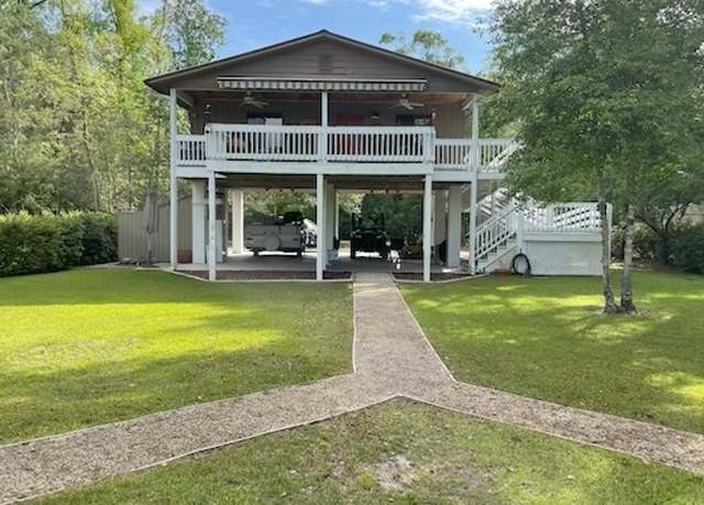 Property at 19019 Boeing Dr, Live Oak, FL 32060, 1 bed, 1.5 baths