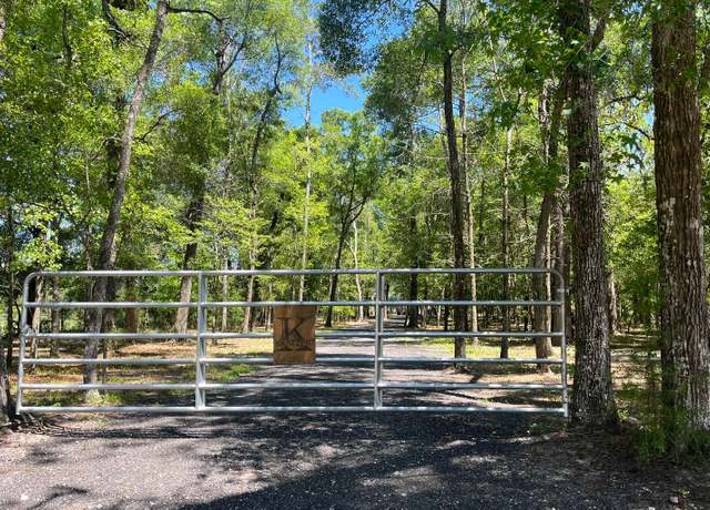 Property at 844 SE Riverside East Dr, Branford, FL 32008