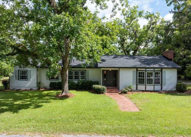 Property at 309 Gay St, Live Oak, FL 32064, 4 beds, 3 baths