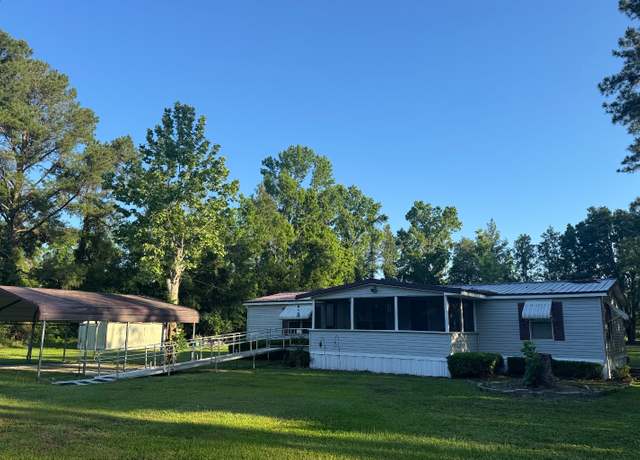 Property at 155 NE Nikita Pl, Lake City, FL 32055, 3 beds, 2 baths