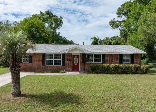 Property at 840 SE Defender Dr, Lake City, FL 32025, 4 beds, 2 baths