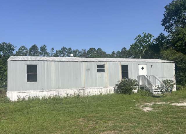 Property at 492 NE Colvin Ave, Lake City, FL 32055, 2 beds, 1 bath