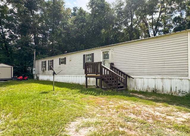 Property at 1745 SW Newark Dr, Fort White, FL 32038, 2 beds, 2 baths