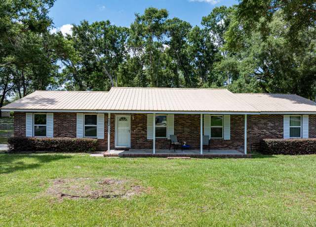 Property at 431 SE Anastasia St, Lake City, FL 32025, 3 beds, 2 baths