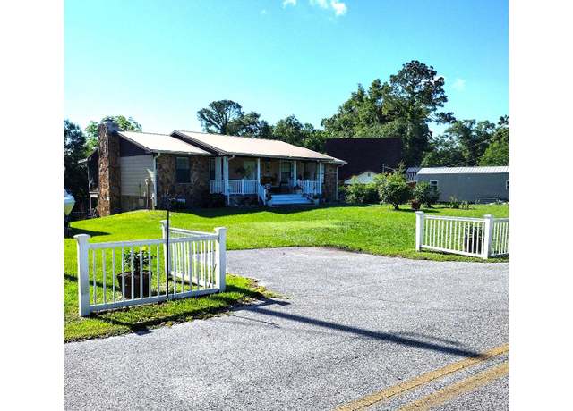 Property at 233 SE Johnathan Way, Lake City, FL 32025, 5 beds, 2.5 baths