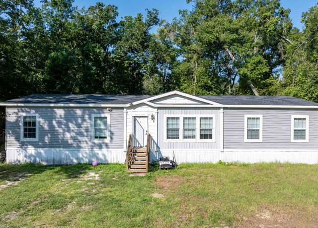 Property at 1932 SW Newark Dr, Fort White, FL 32038, 4 beds, 2 baths