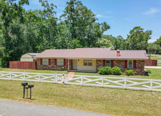 Property at 121 SW Musket Pl, Lake City, FL 32025, 3 beds, 2 baths