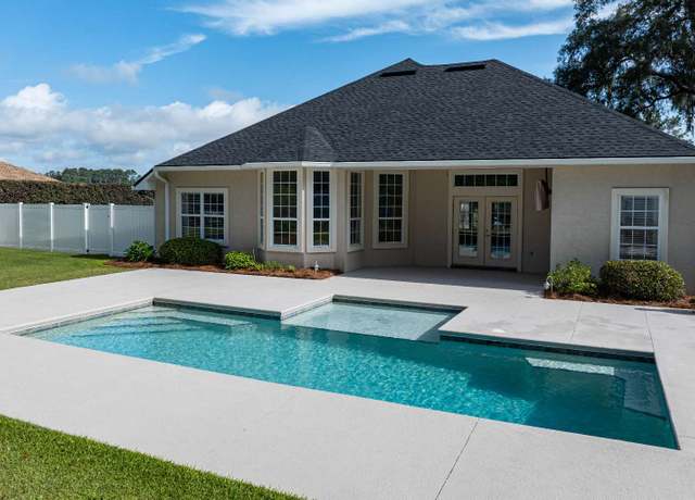 Property at 152 NW Silverleaf Ln, Lake City, FL 32055, 3 beds, 2 baths