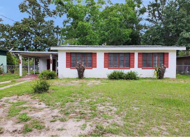 Property at 200 Alice St, Perry, FL 32348, 3 beds, 1 bath