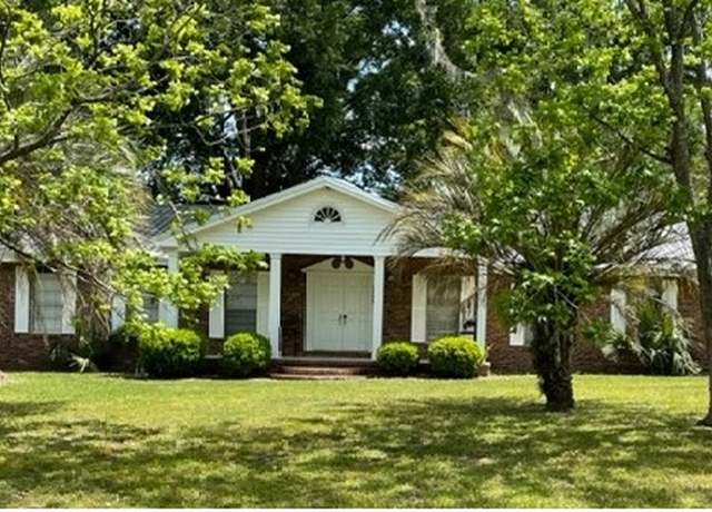 Property at 5729 SE US 441, Lake City, FL 32025, 4 beds, 2 baths