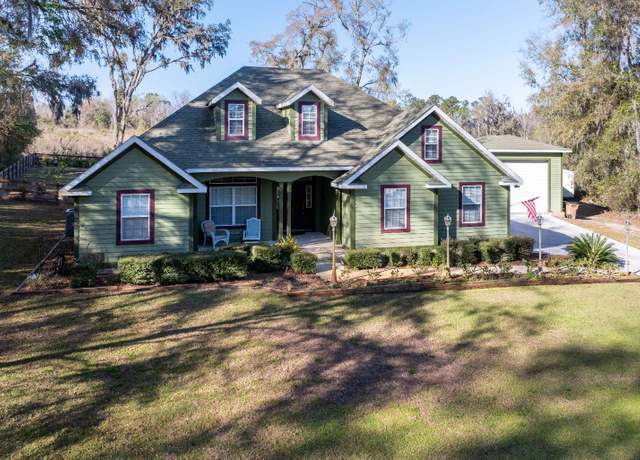 Property at 985 SE Evergreen Dr, Lake City, FL 32025, 3 beds, 3 baths