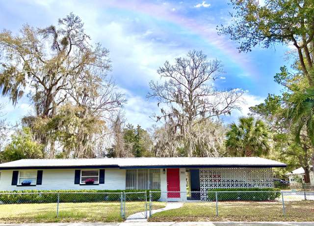 Property at 353 SE Mccray Ave, Lake City, FL 32025, 3 beds, 2 baths