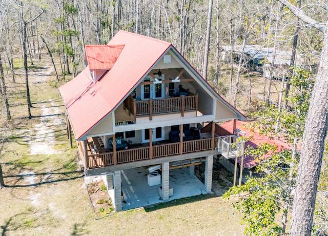 Property at 8125 SW 68th Dr, Jasper, FL 32052, 2 beds, 2 baths