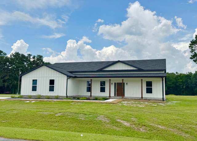 Property at 152 SW Scott Pl, Lake City, FL 32024, 4 beds, 2.5 baths
