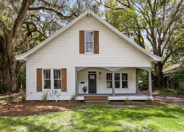 Property at 304 Helvenston St St SE, Live Oak, FL 32064, 5 beds, 3.5 baths