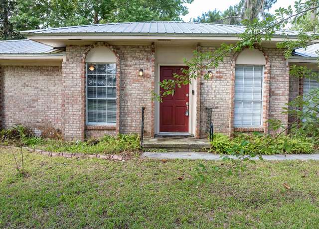 Property at 158 SE Plant St, Lake City, FL 32025, 3 beds, 2 baths