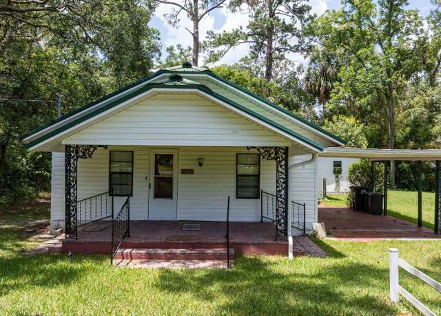 Property at 215 SE Meadow St, Live Oak, FL 32064, 2 beds, 1 bath