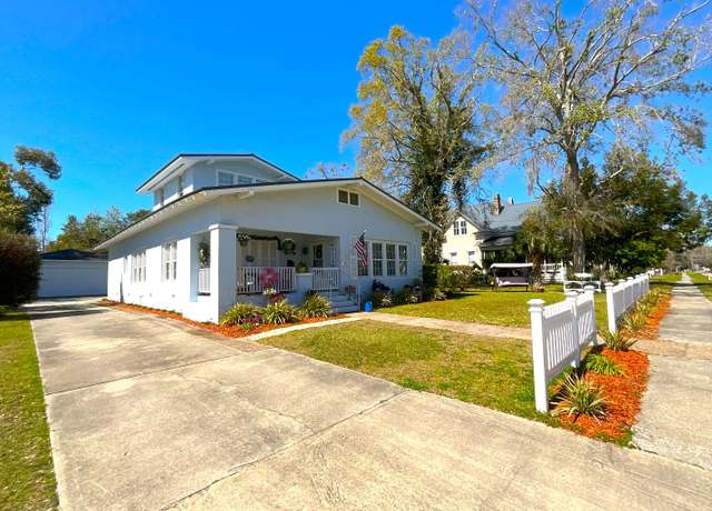 Property at 712 SW Pine Ave, Live Oak, FL 32064, 4 beds, 3 baths