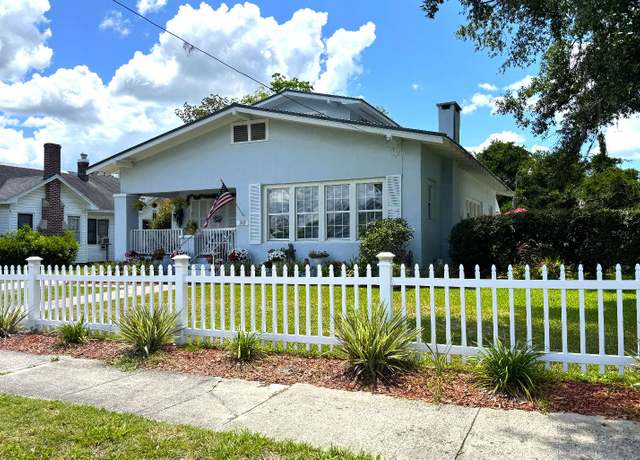 Property at 712 SW Pine Ave, Live Oak, FL 32064, 4 beds, 3 baths