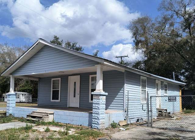 Property at 211 NE Bradley Ter, Lake City, FL 32024, 4 beds, 2 baths