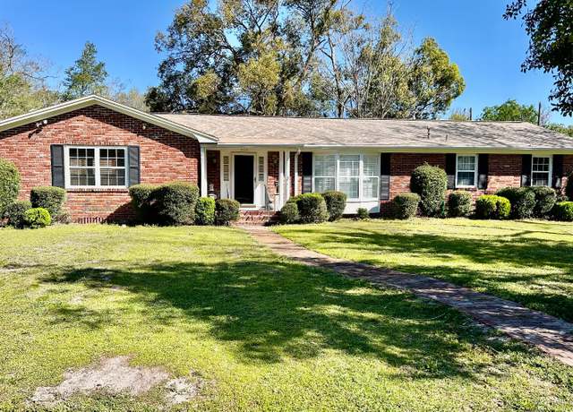 Property at 215 Beverly Street St SE, Live Oak, FL 32064, 2 beds, 2 baths