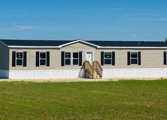 Property at 15818 State Road 51, Live Oak, FL 32060, 5 beds, 3 baths