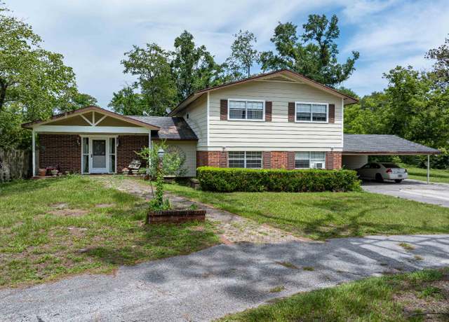 Property at 831 SW Coliseum Ave, Live Oak, FL 32064, 5 beds, 3.5 baths