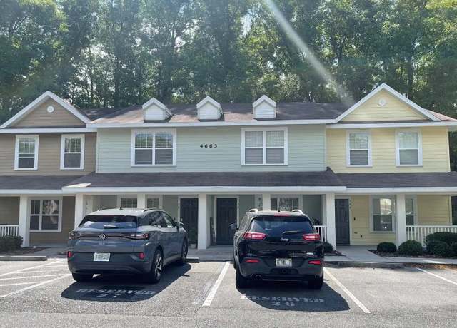 Property at 4663 SW 48th Dr, Gainesville, FL 32608, 2 beds, 2.5 baths