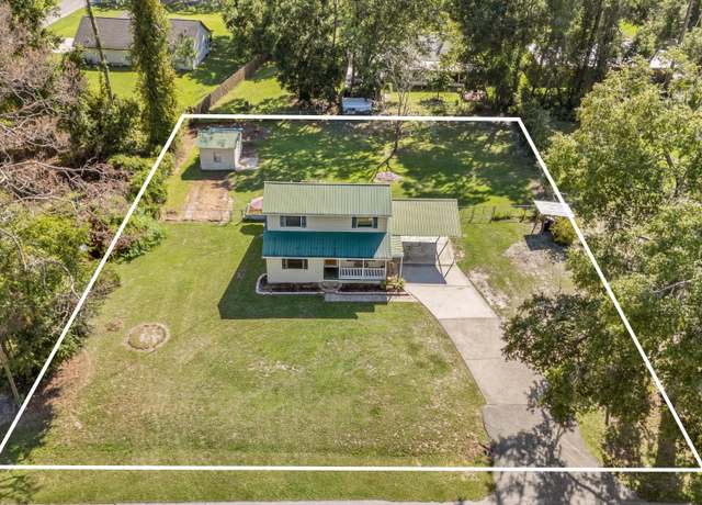 Property at 305 SE Mojave Way, Lake City, FL 32025, 3 beds, 2 baths