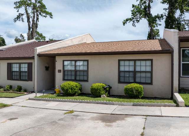 Property at 146 SW Crescent St, Lake City, FL 32025, 3 beds, 2 baths