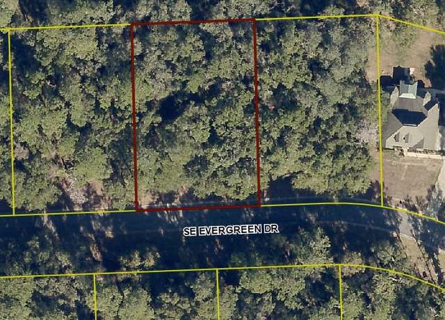 Property at 945 SE Evergreen Dr, Lake City, FL 32025