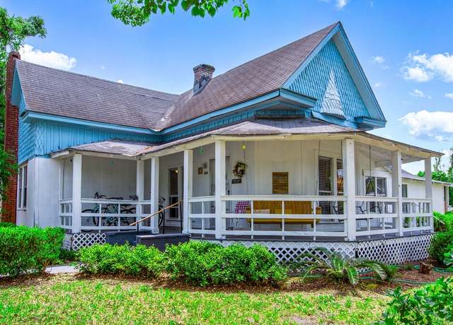 Property at 206 2nd St St NW, Jasper, FL 32052, 3 beds, 2 baths