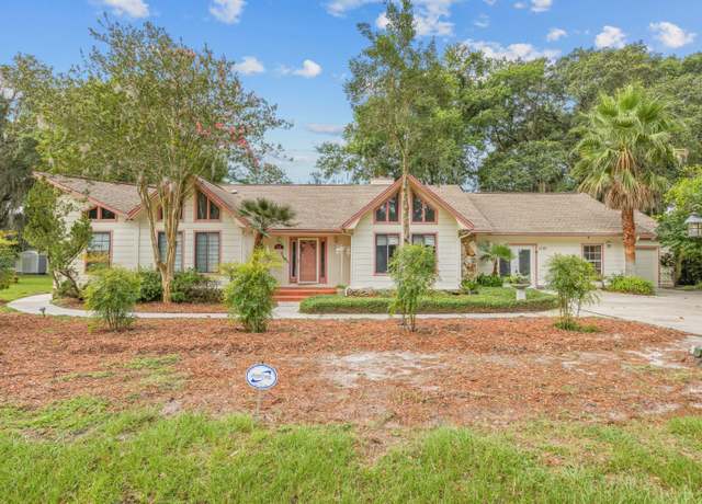 Property at 1316 NW Frontier Dr, Lake City, FL 32055, 4 beds, 3.5 baths