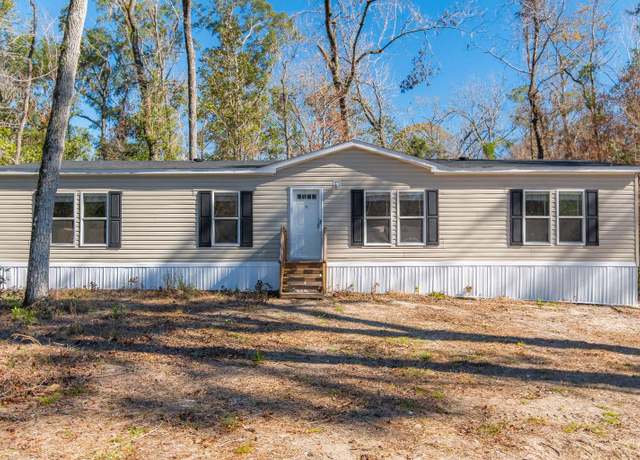 Property at 843 SW Central Ter, Fort White, FL 32038, 3 beds, 2 baths