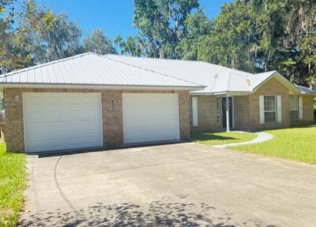 Property at 616 SE Sunflower Pl, Lake City, FL 32025, 4 beds, 2.5 baths