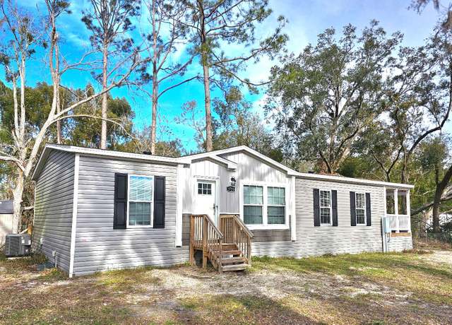 Property at 1720 2nd St, Live Oak, FL 32064, 3 beds, 2 baths