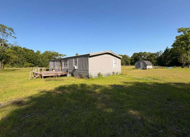 Property at 540 NW 93rd Ln, Branford, FL 32008, 3 beds, 2 baths