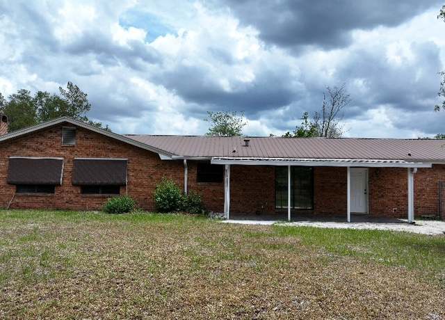 Property at 886 SW Dekle Rd, Lake City, FL 32024, 4 beds, 2 baths